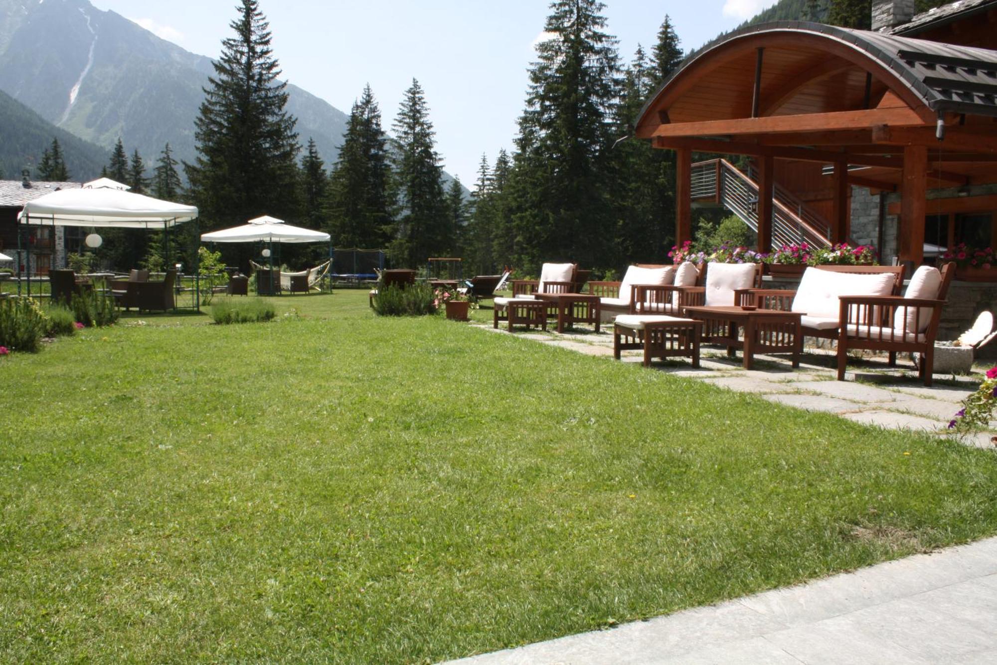 Le Rocher Hotel Champoluc Exteriér fotografie