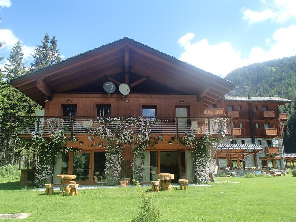 Le Rocher Hotel Champoluc Exteriér fotografie