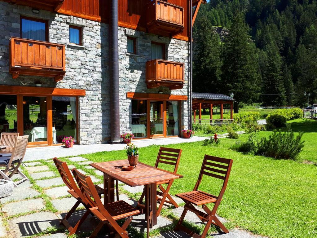 Le Rocher Hotel Champoluc Exteriér fotografie