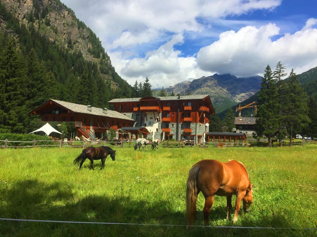 Le Rocher Hotel Champoluc Exteriér fotografie